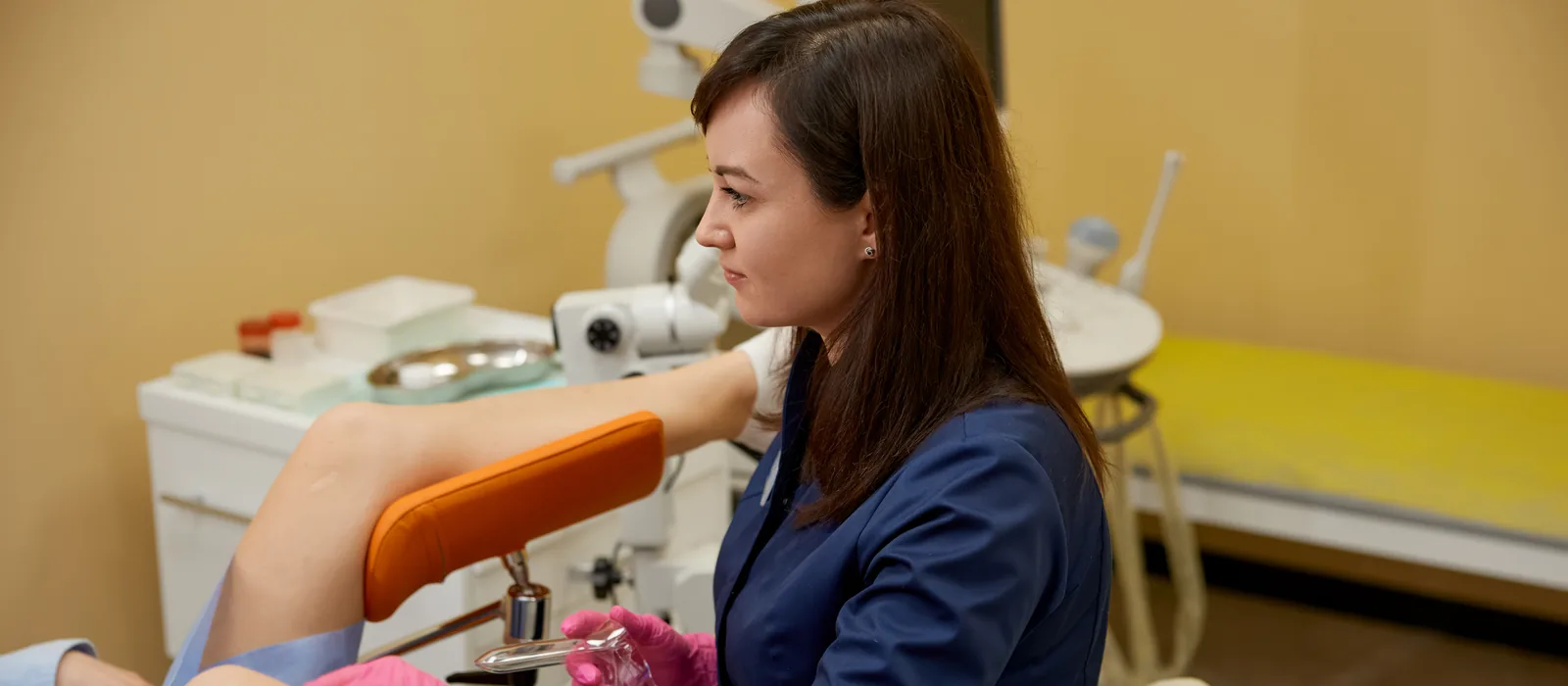 Gold IUD Insertion Gold IUD Insertion