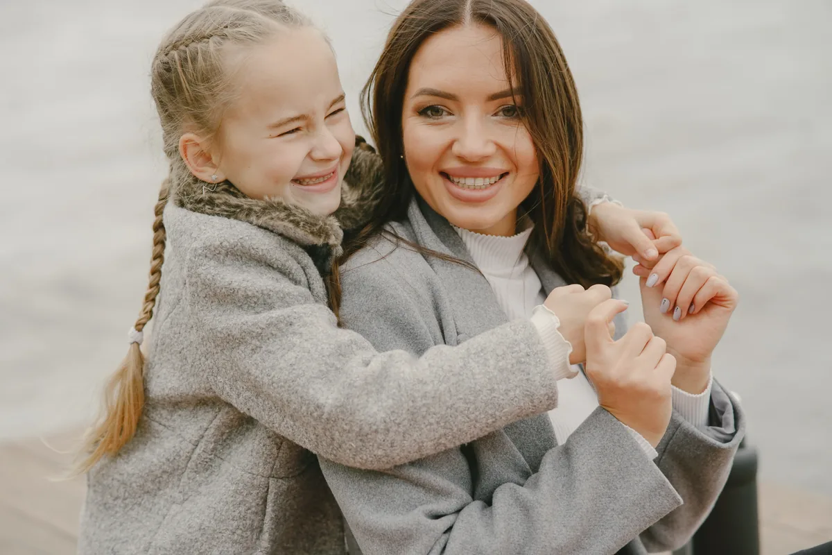 Parlare della prima mestruazione: mamma e figlia Parlare della prima mestruazione: mamma e figlia